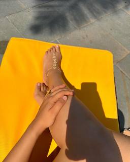 Nikita Sharma feet photo 15