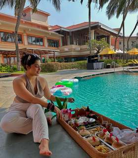 Nikita Sharma feet photo 7