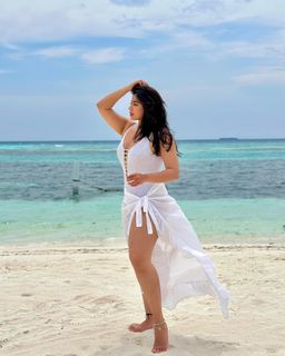 Nikita Sharma feet photo 11