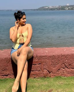 Nikita Sharma feet photo 5