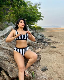 Nikita Sharma feet photo 1