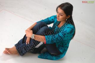 Nikita Thukral feet photo 17