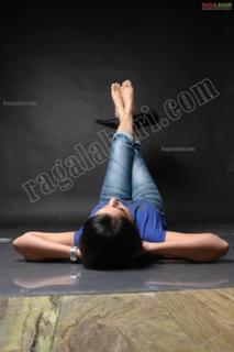 Nikita Thukral feet photo 15