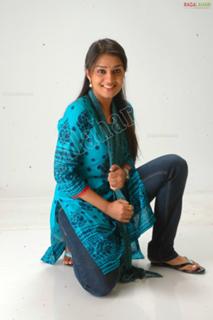 Nikita Thukral feet photo 9