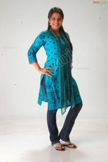 Nikita Thukral feet photo 4
