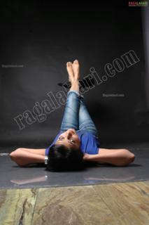 Nikita Thukral feet photo 2