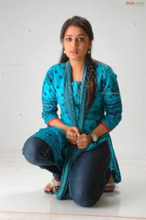 Nikita Thukral feet photo 17