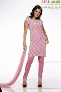 Nikita Thukral feet photo 11