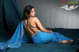 Nikita Thukral feet photo 15