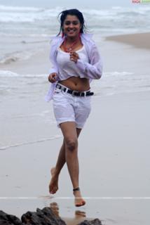 Nikita Thukral feet photo 10