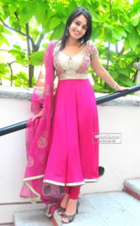 Nikita Thukral feet photo 4