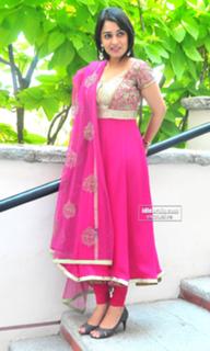 Nikita Thukral feet photo 2