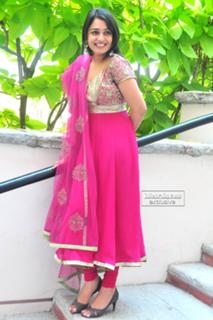 Nikita Thukral feet photo 1