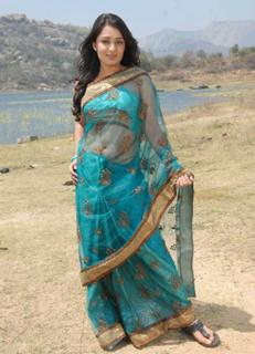 Nikita Thukral feet photo 15