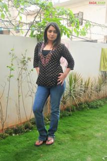 Nikita Thukral feet photo 13