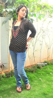 Nikita Thukral feet photo 13