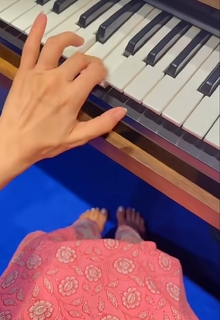 Nikkesha feet photo 19