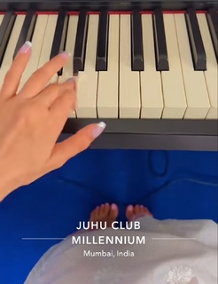 Nikkesha feet photo 8