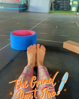 Nikkesha feet photo 16