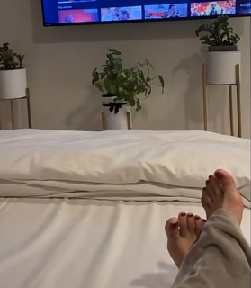 Nikkesha feet photo 15