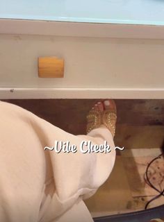 Nikkesha feet photo 14