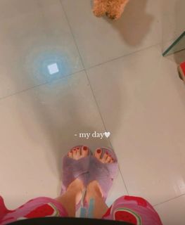 Nikkesha feet photo 19