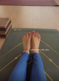 Nikkesha feet photo 2