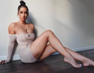 Nikki Blades feet photo thumbnail