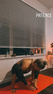 Nikki Blades feet photo thumbnail