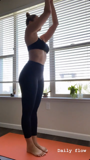 Nikki Blades feet photo thumbnail