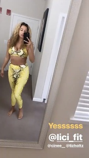Nikki Blades feet photo thumbnail