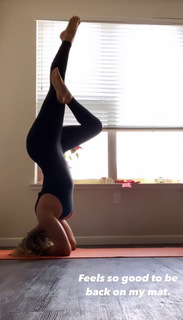 Nikki Blades feet photo thumbnail