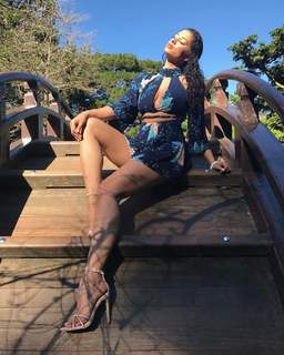 Nikki Blades feet photo thumbnail
