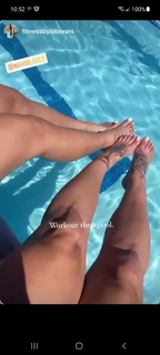 Nikki Blades feet photo thumbnail