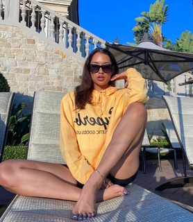 Nikki Blades feet photo thumbnail