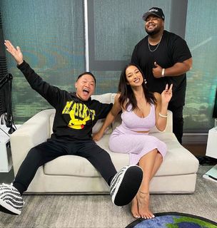 Nikki Blades feet photo thumbnail