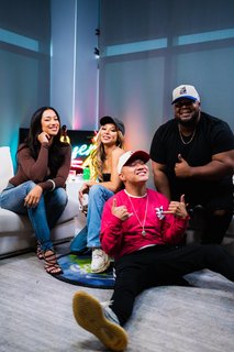 Nikki Blades feet photo thumbnail