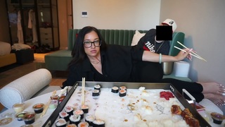 Nikki Blades feet photo thumbnail