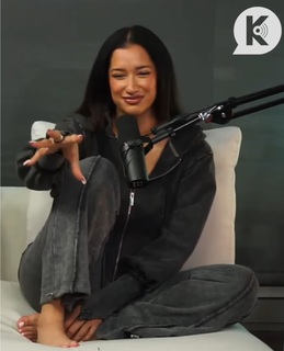 Nikki Blades feet photo thumbnail