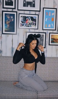 Nikki Blades feet photo thumbnail