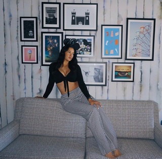 Nikki Blades feet photo thumbnail