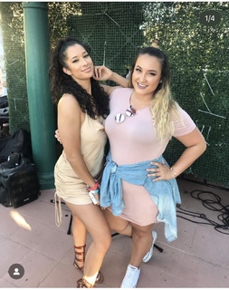 Nikki Blades feet photo thumbnail