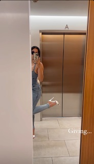 Nikki Blades feet photo thumbnail