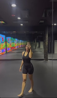 Nikki Blades feet photo thumbnail