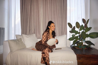 Nikki Blades feet photo thumbnail