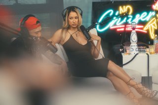 Nikki Blades feet photo thumbnail