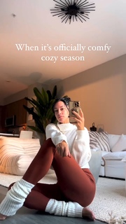 Nikki Blades feet photo thumbnail