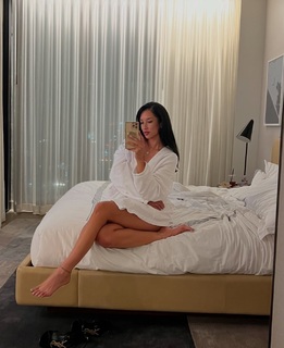 Nikki Blades feet photo thumbnail