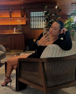 Nikki Blades feet photo thumbnail