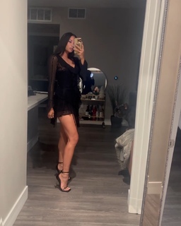 Nikki Blades feet photo thumbnail